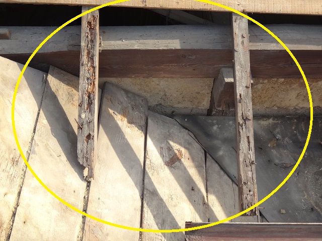 伊賀市　雨漏り垂木腐り