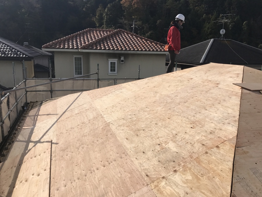 野地板の増し張り後
