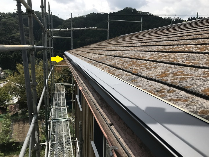 名張市　軒樋が経年劣化曲がる