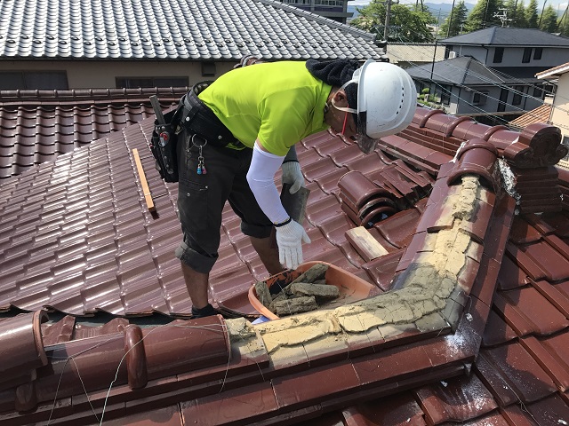 名張市　陶器瓦棟めくり