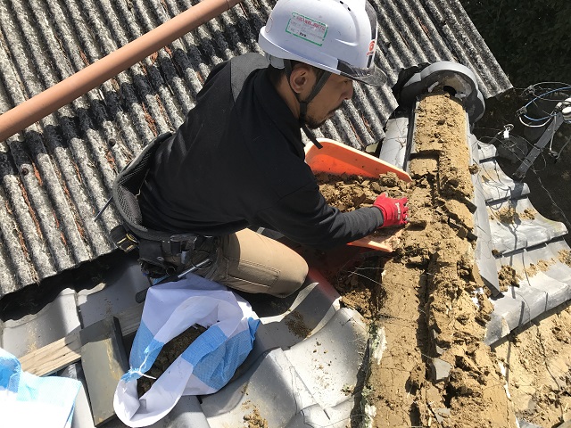 伊賀市　日本家屋瓦屋根棟ばらし