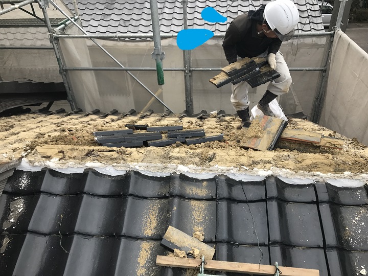 伊賀市　瓦降ろし作業