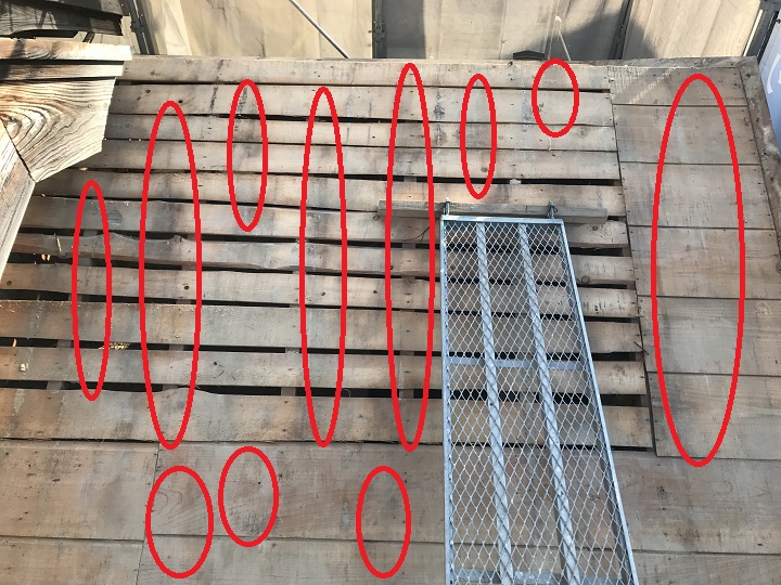 伊賀市　野地板雨漏り跡