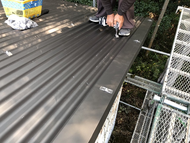 伊賀市　ガリバウム鋼板　釘打ち