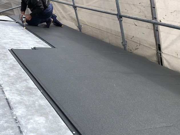 名張市　MFシルキー　ビス取り付け