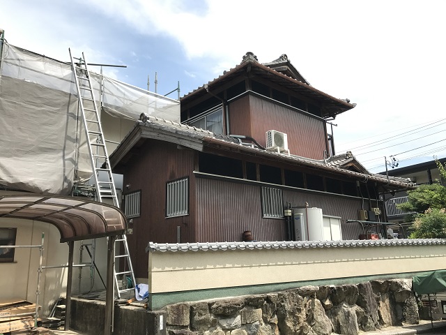 伊賀市　トタン壁　修理前