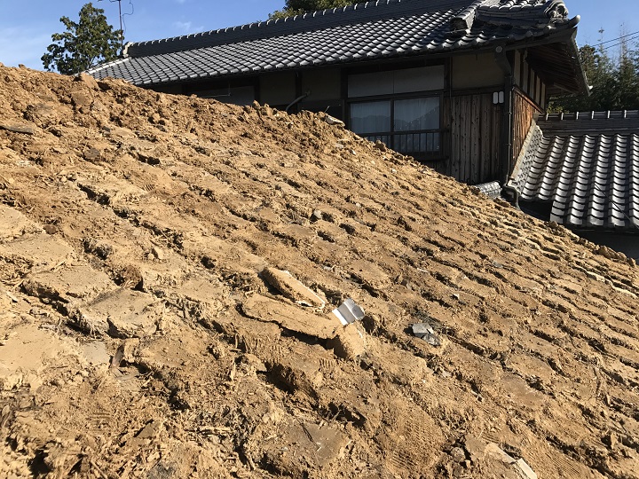 名張市 瓦を剥がした後