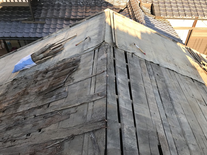 名張市　杉板剥がしと桟撤去