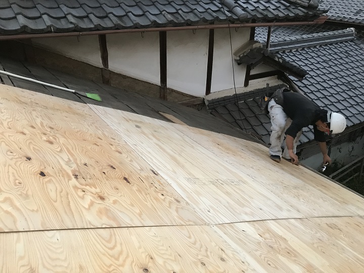 名張市　新しい野地板の取付