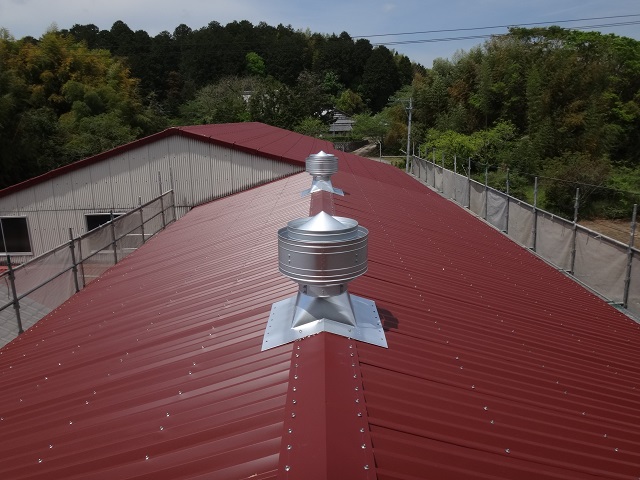 伊賀市　工場屋根上換気扇取付