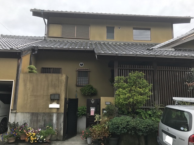 伊賀市　外壁リフォーム前　玄関