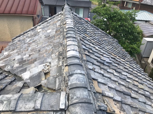 瓦　割れ　下見