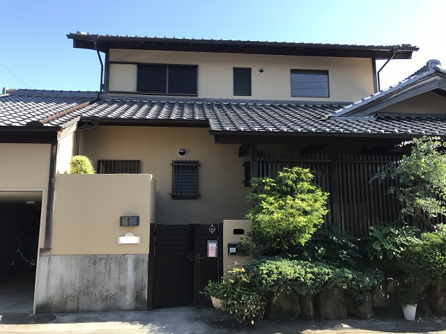 伊賀市　外壁リフォーム後　玄関