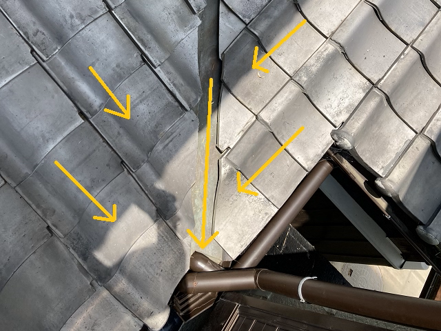 雨漏り　谷樋　流れ