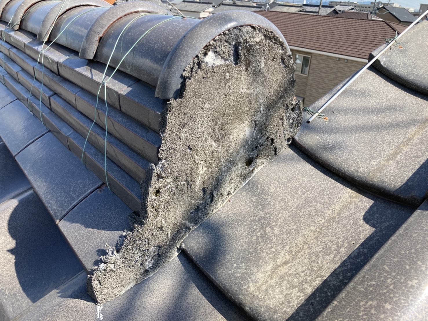 瓦屋根　棟止め