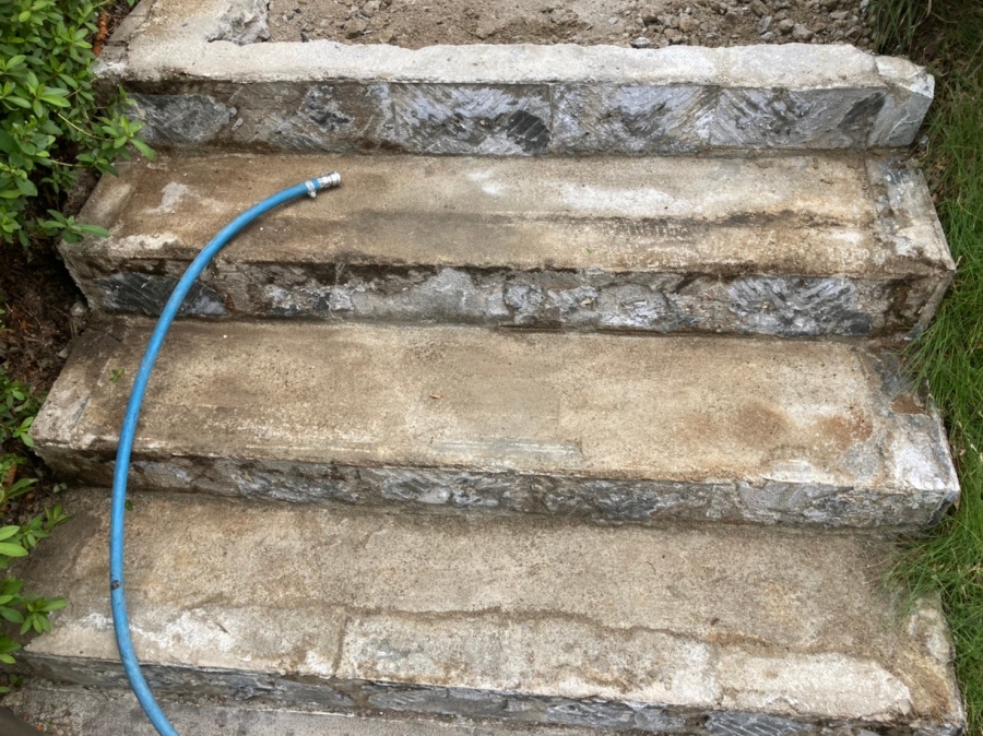 玄関ポーチタイル張替