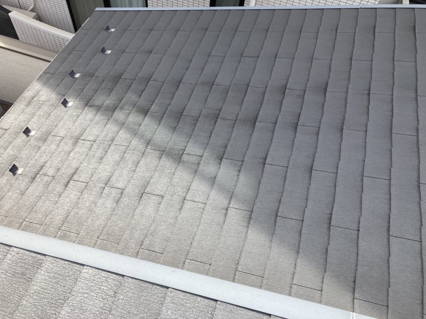 褪色が一眼見てわかる劣化症状です