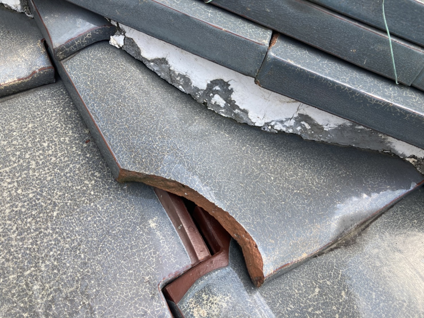 瓦　差し替え　次