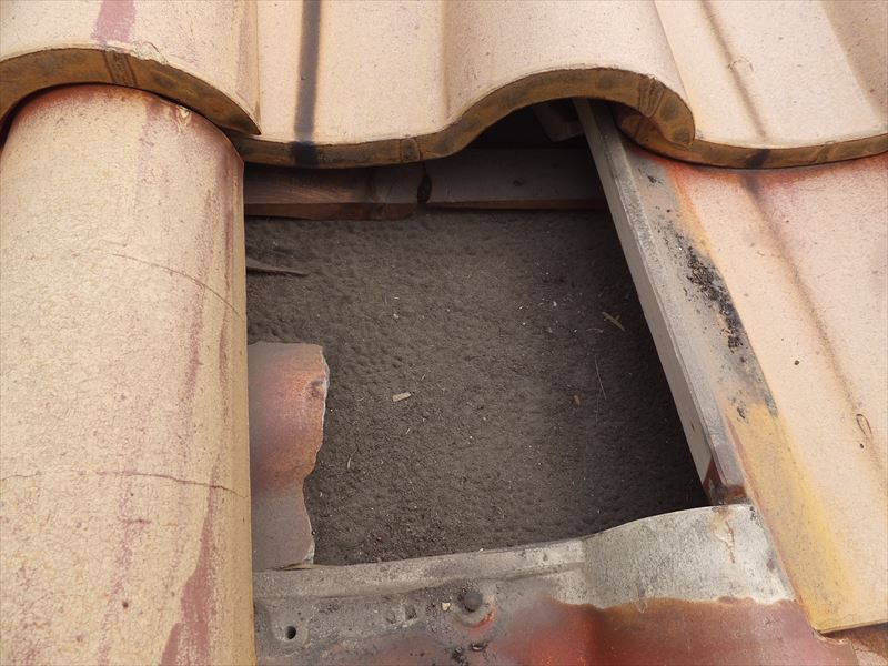 瓦屋根の不具合　S瓦