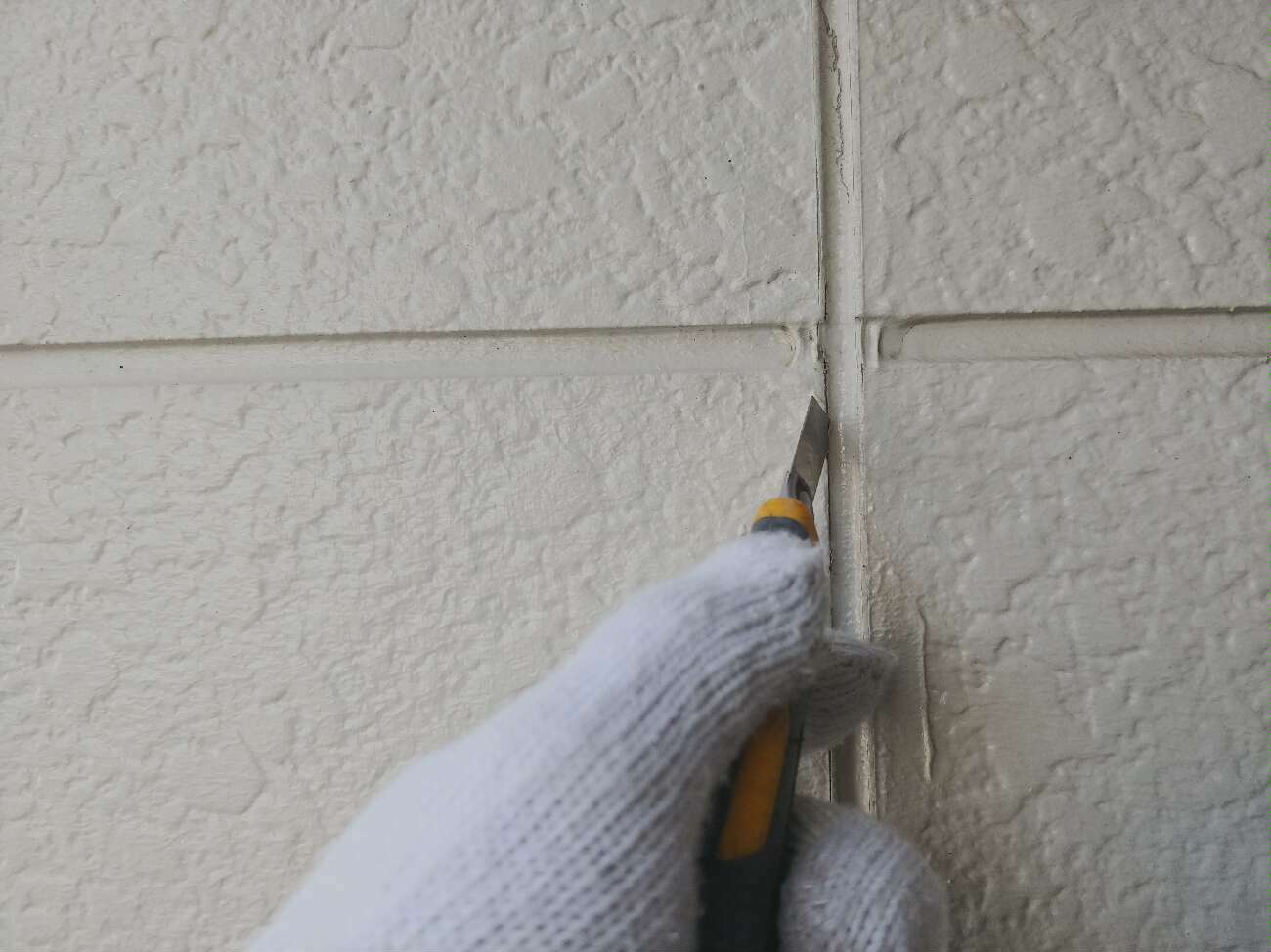 目地といい、ここは打ち替え工事を行います