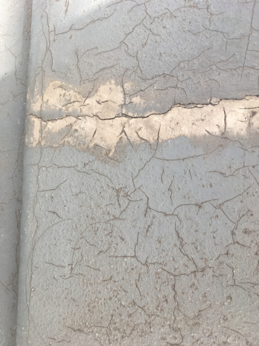 FRP防水　ひび割れ　ウレタン防水