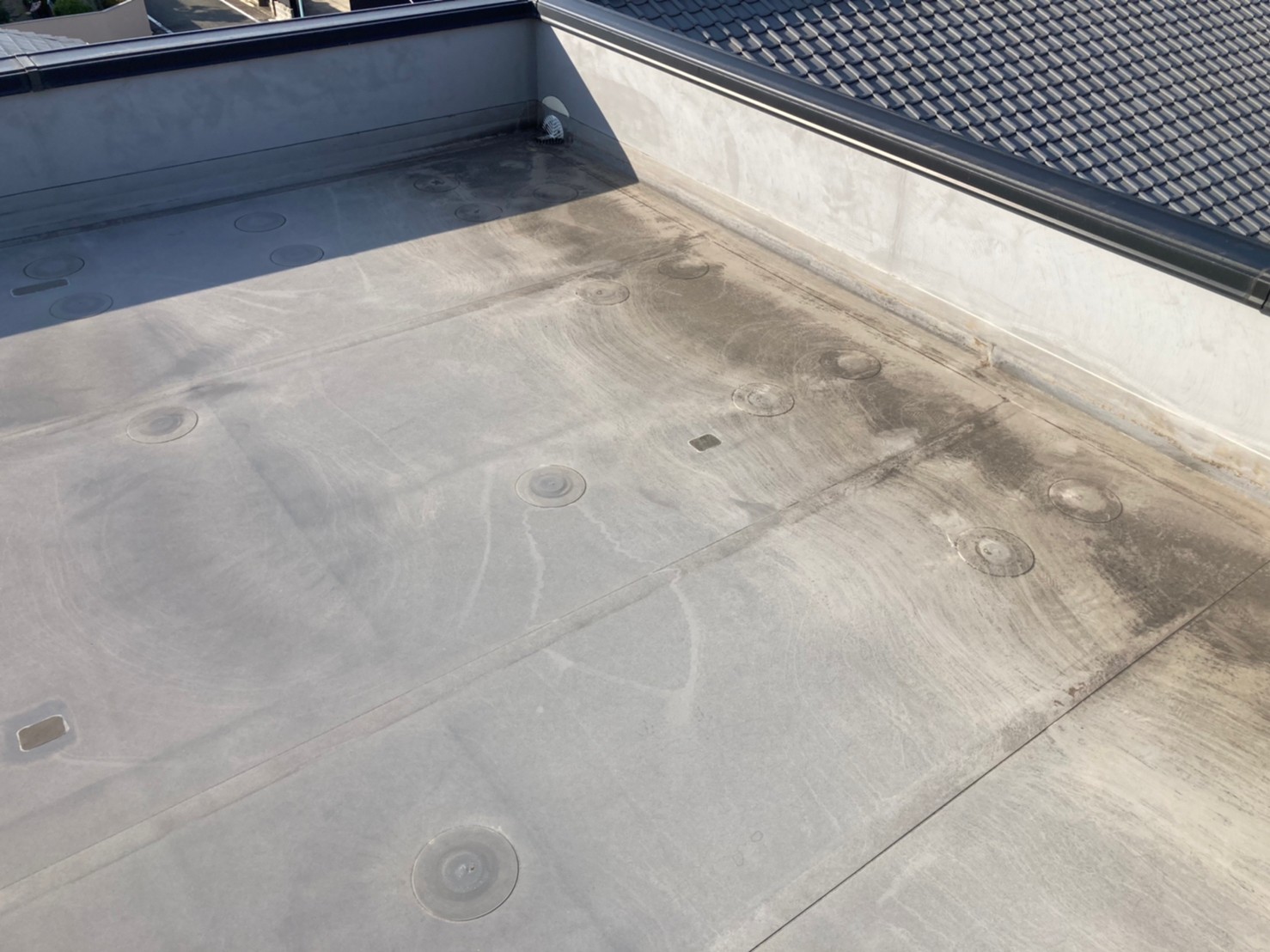 全体的には汚れがついています