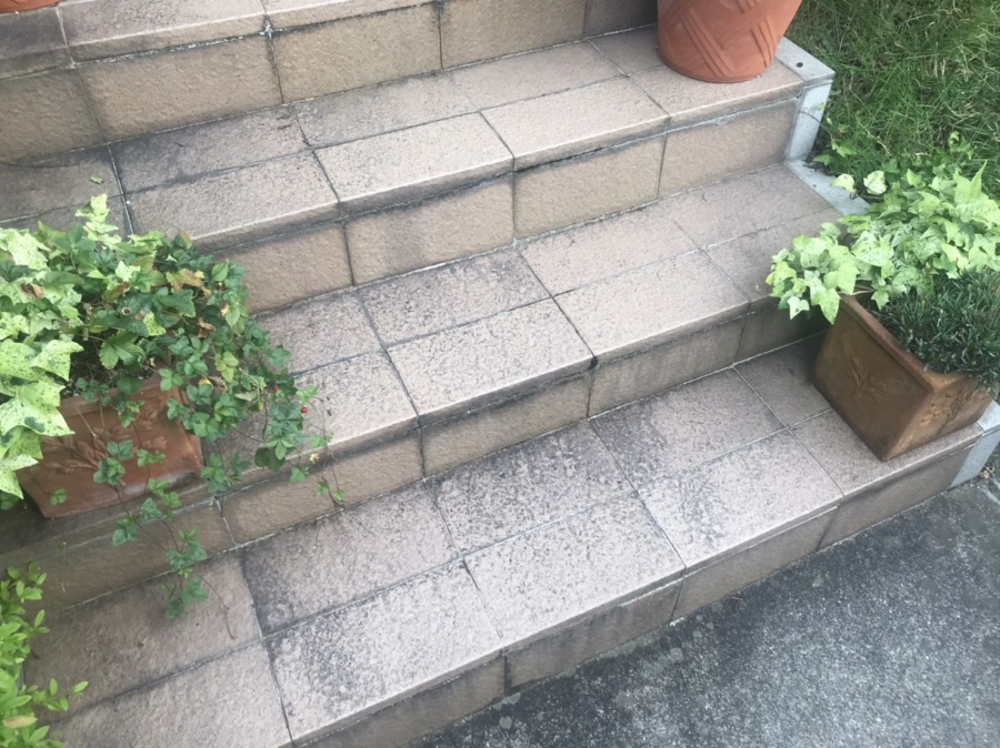 玄関ポーチタイル張替