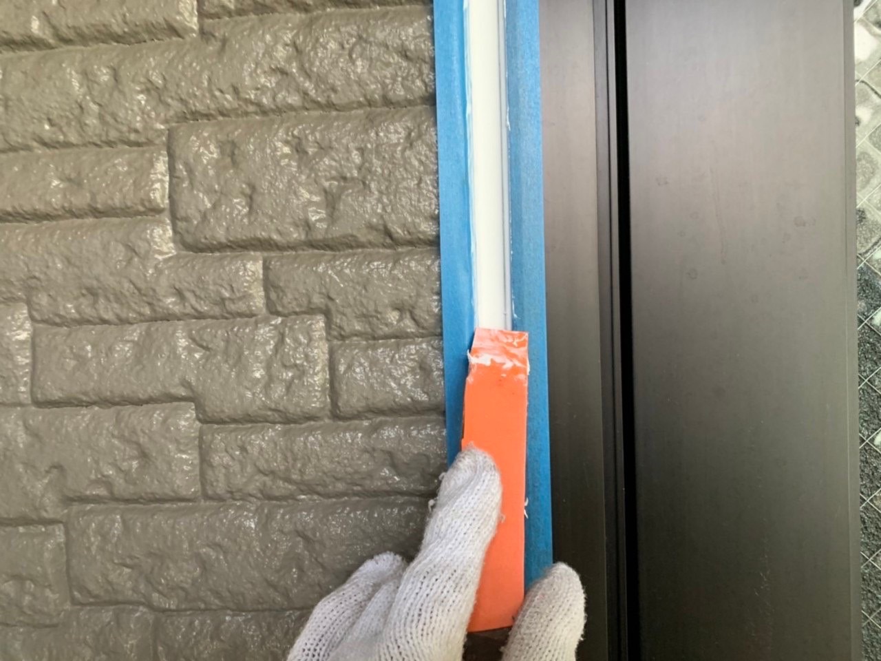 上から小手でならして綺麗にします