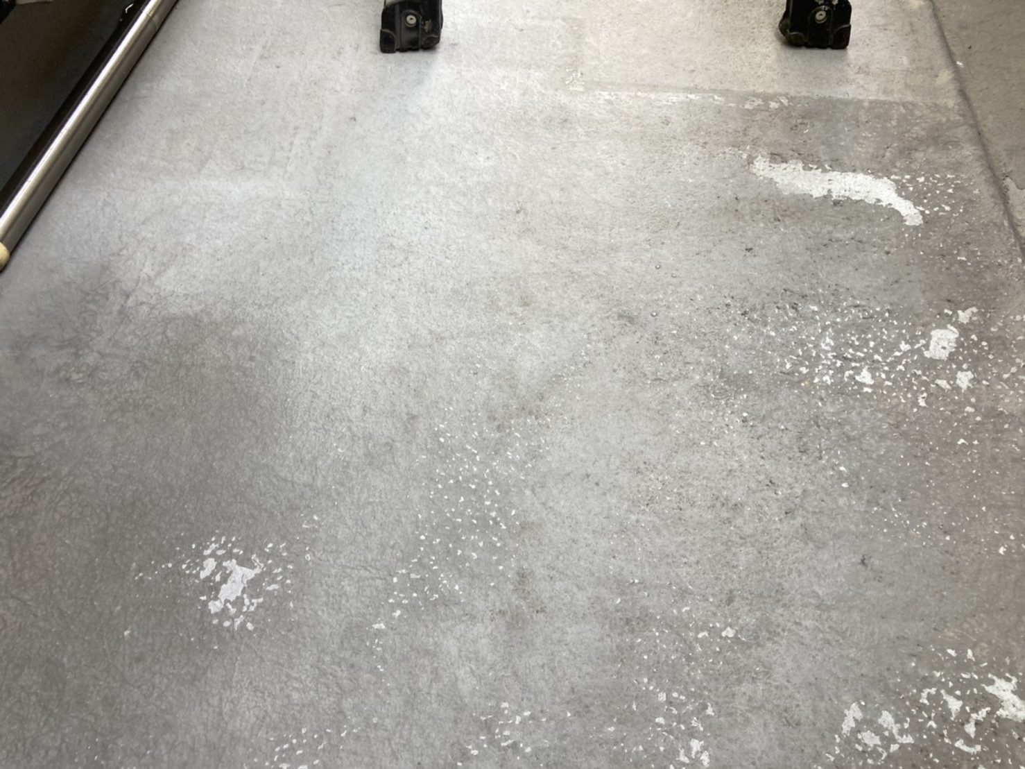 全体的に剥離が進行中