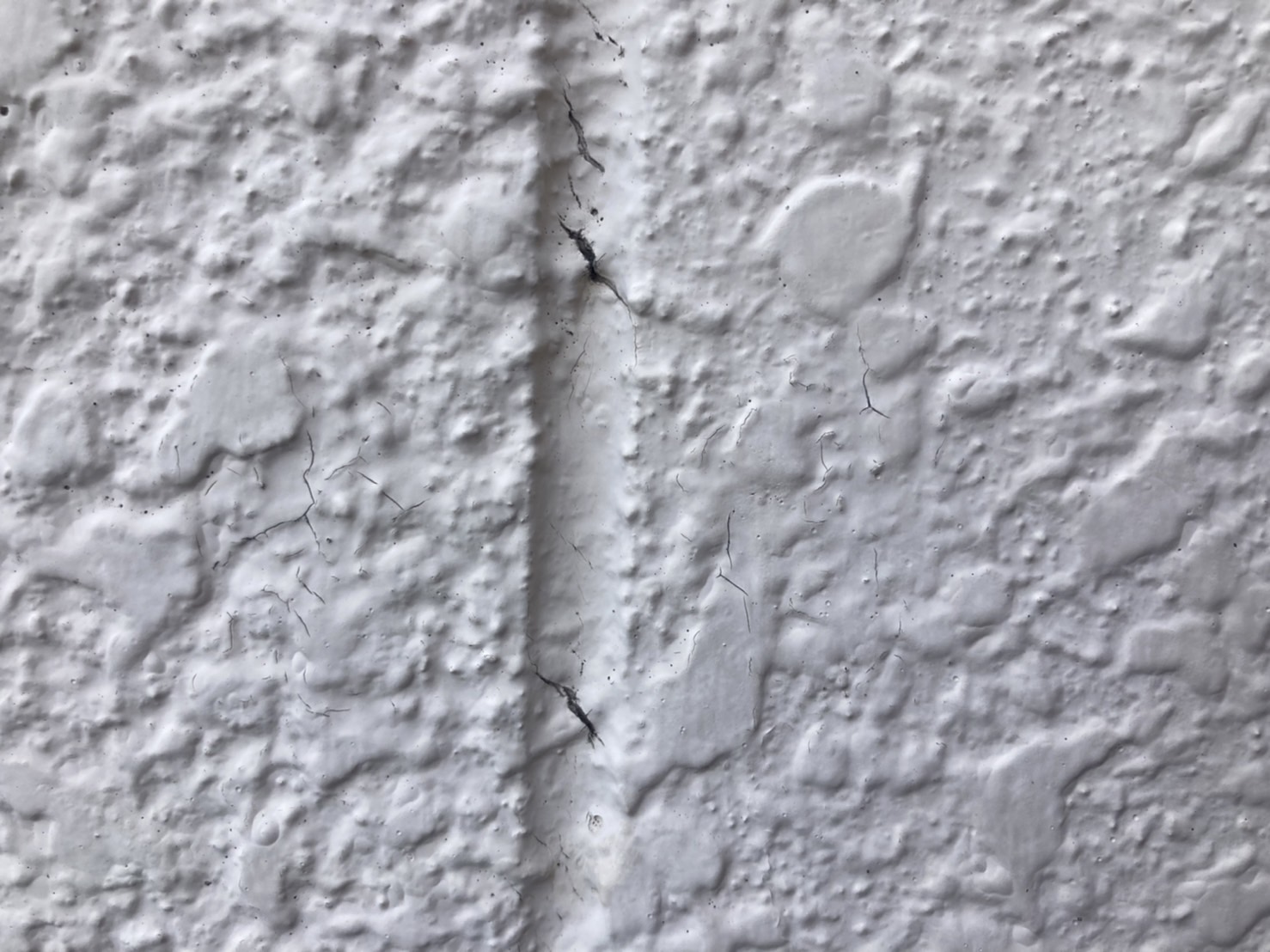 外壁の目地は見ておくべきポイントの一つ