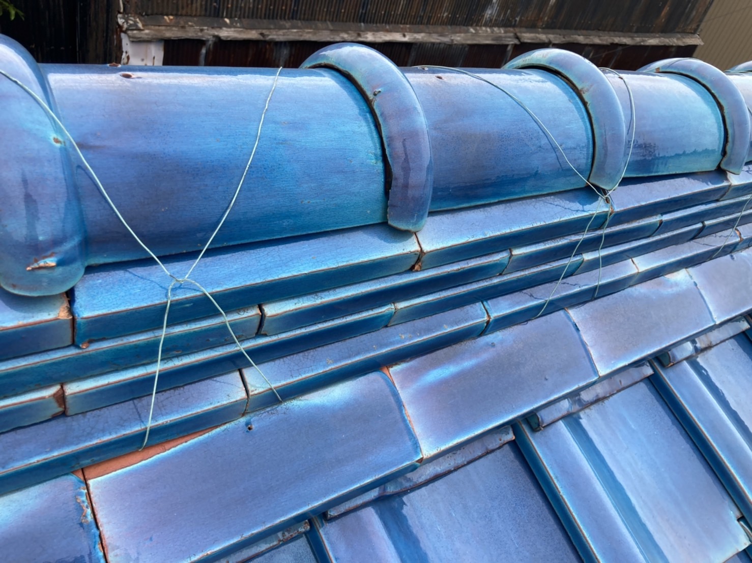 棟瓦は、劣化によって歪みやズレが発生します