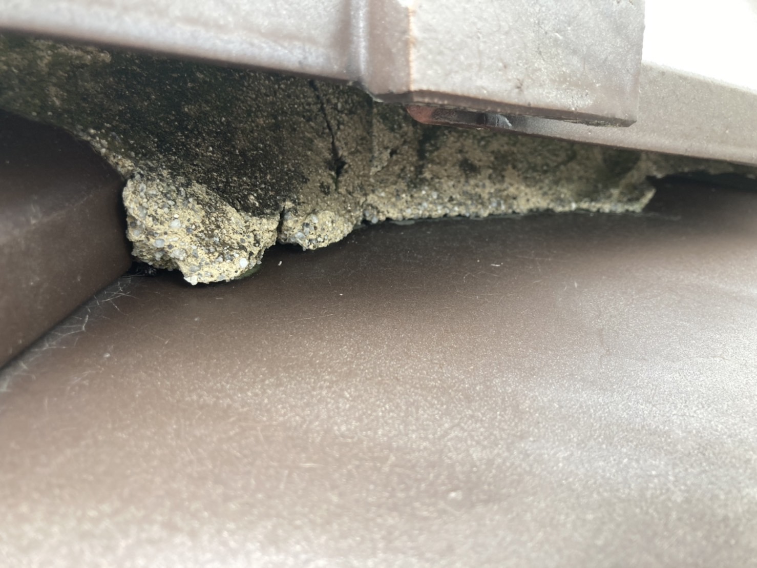 棟下は漆喰ではありませんが、メンテンナンスは必要なしですね