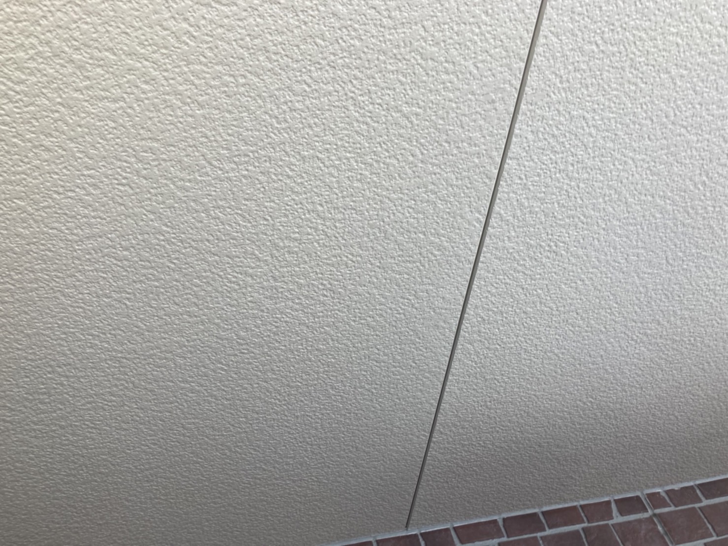 軒天は汚れにくいため、そこまで汚れていませんね