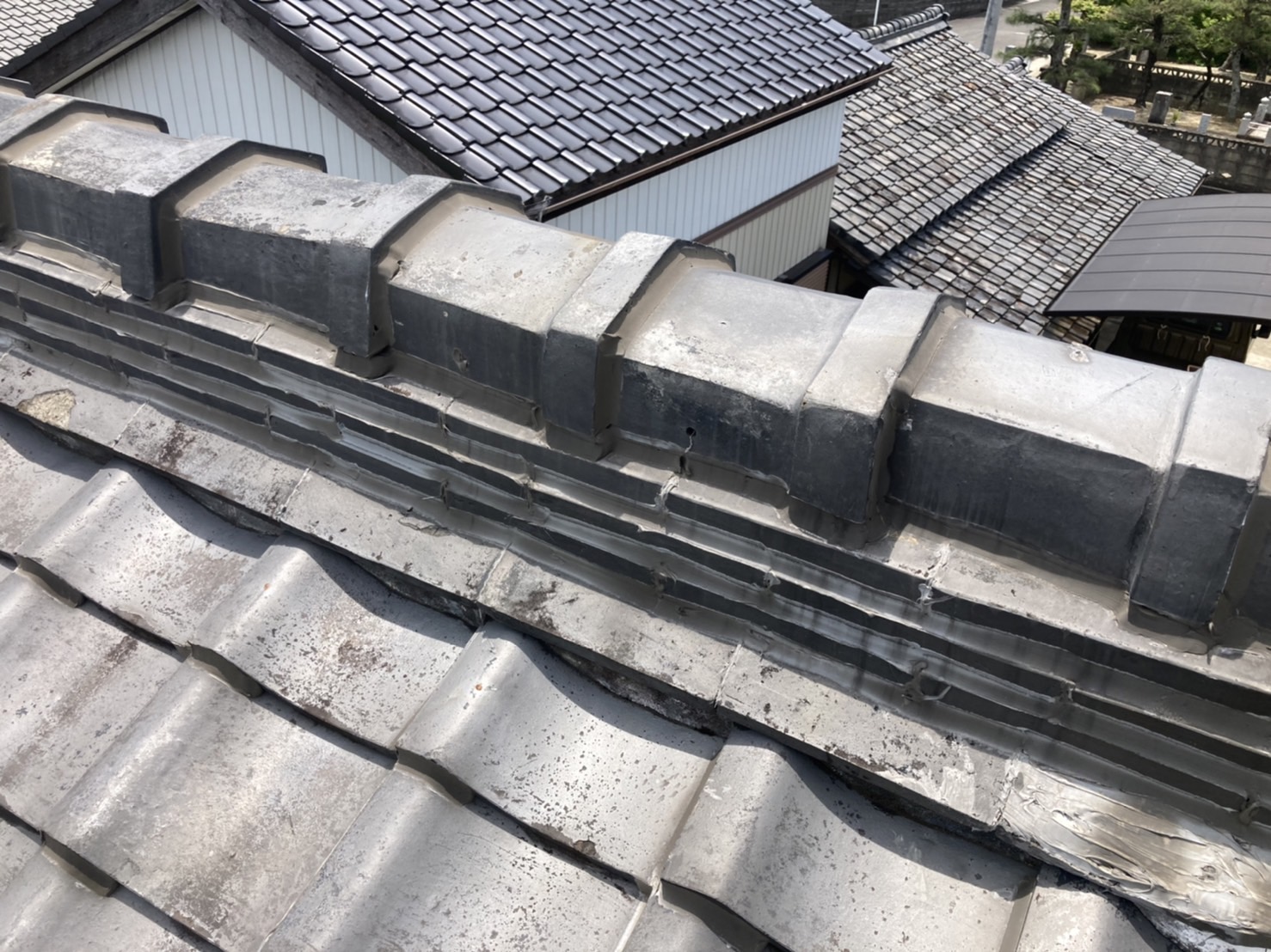 棟瓦が少しかわったものでした