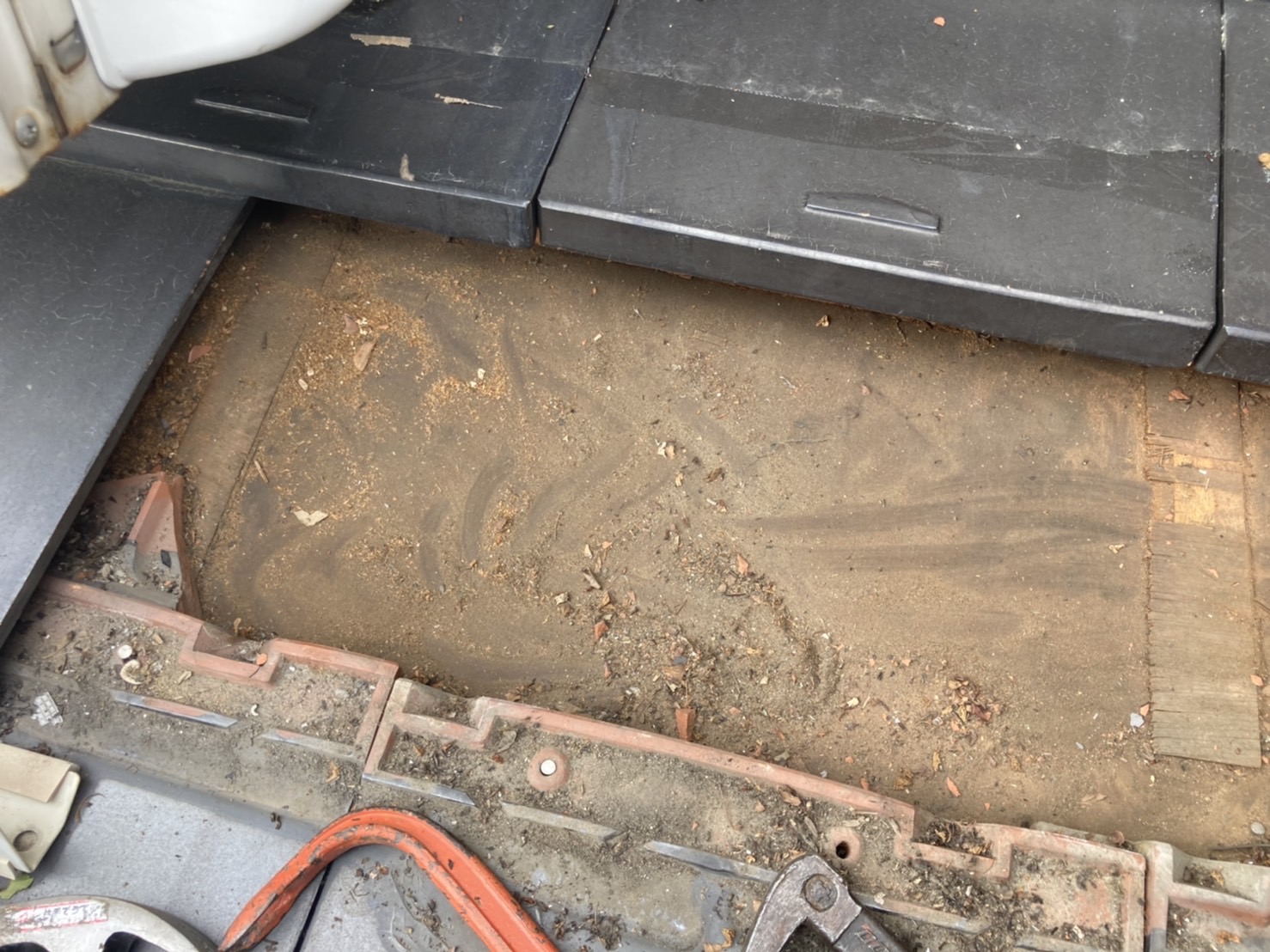 桟に打ってある釘も抜きました