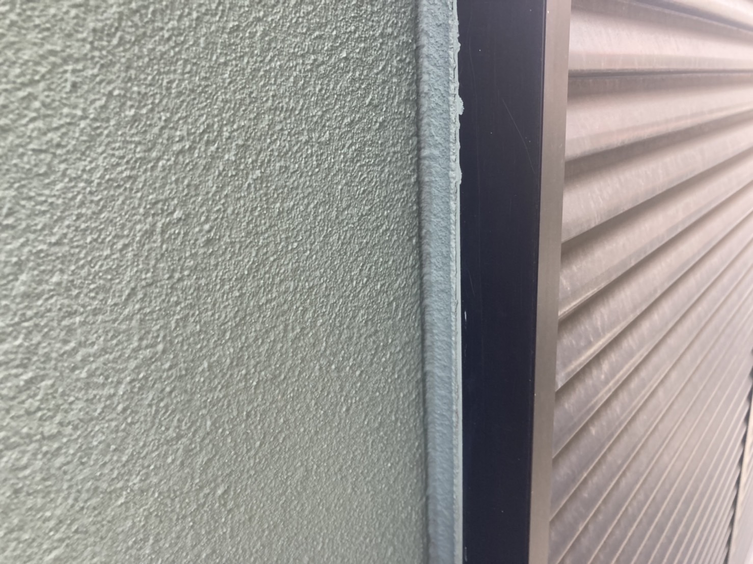 サッシ廻りのシーリング