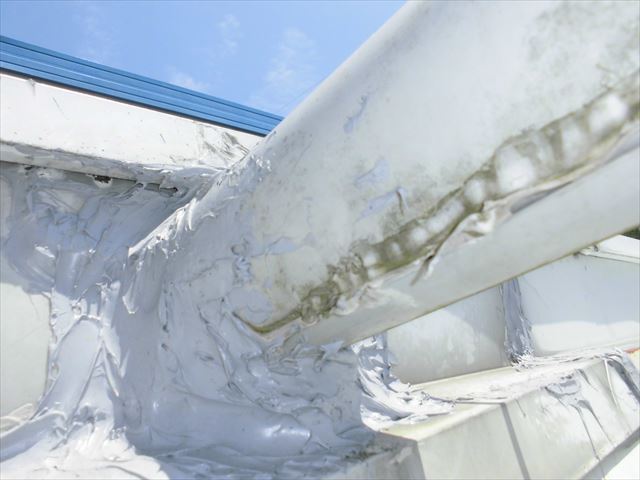 岡山市東区　折半の屋根から雨漏り