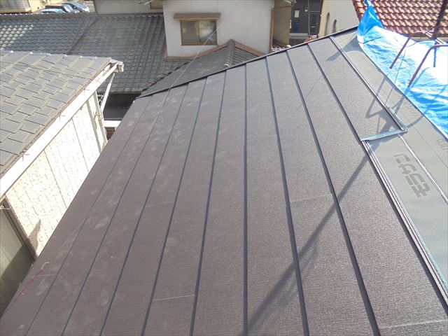 岡山市北区　軽量屋根材でリフォーム工事