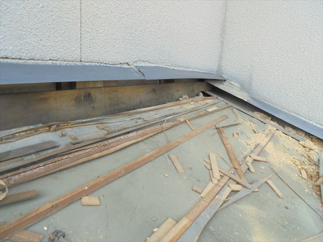 倉敷市　屋根リフォーム　防水紙の状態