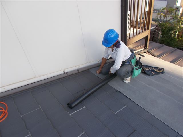 玉野市　屋根工事　カバー工法　粘着性屋根下葺き材エコタック