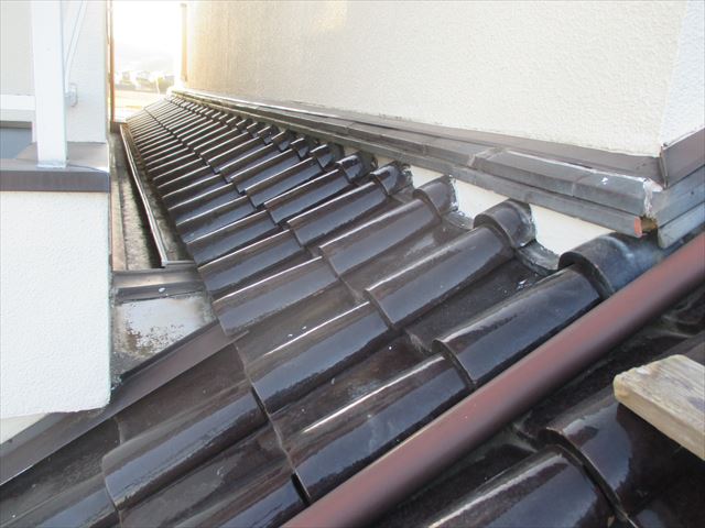 倉敷市　1階の屋根修理棟の漆喰入れ直し