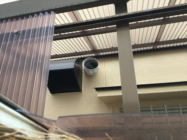 岡山市南区　カーポートの屋根修理　隣の波板取り外し