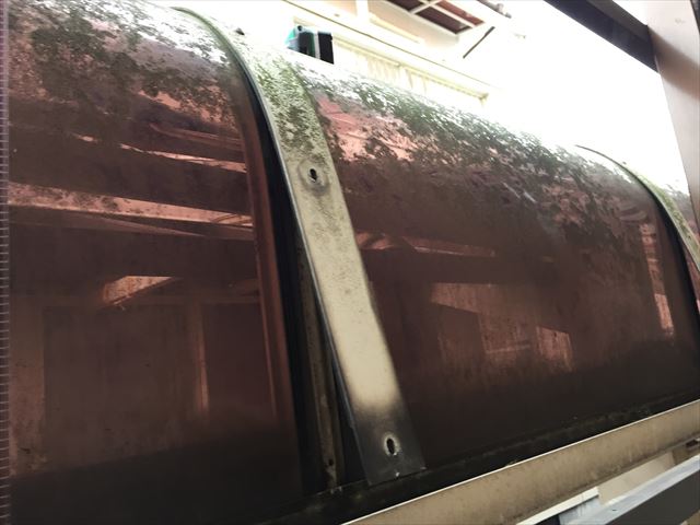 岡山市南区　カーポートの屋根修理　アクリル板取り外し