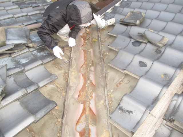 岡山市北区　谷板金取り替え工事