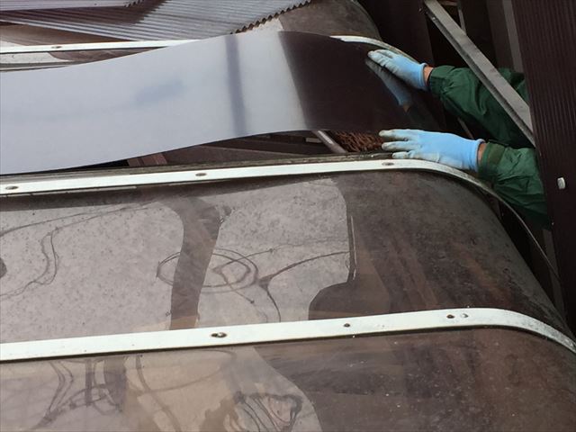 岡山市南区　カーポートの屋根修理　ポリカーポネート取付け