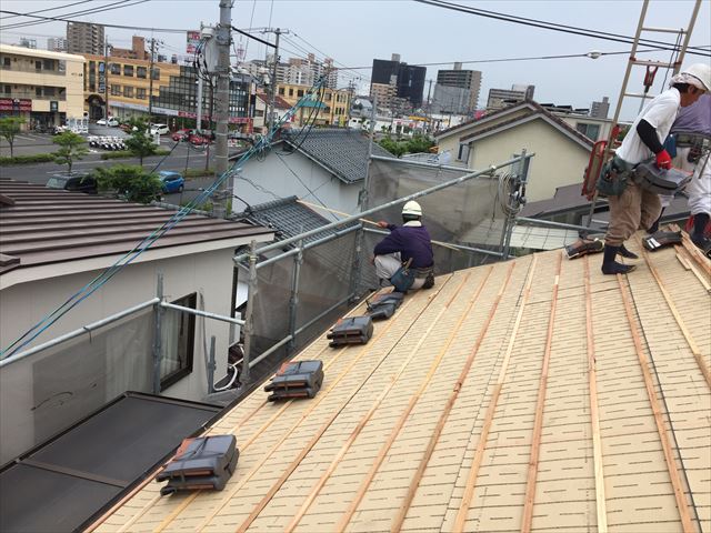 岡山市北区　屋根工事 屋根リフォーム　唐草瓦配り