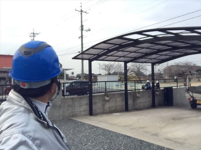 岡山市南区　カーポートのアクリル板の点検です。