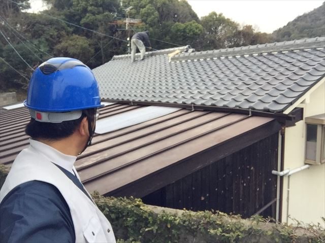 施工中の屋根全景