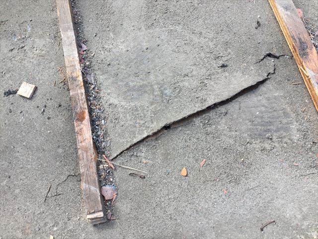 備前市　瓦屋根葺き替え工事　雨漏り状況