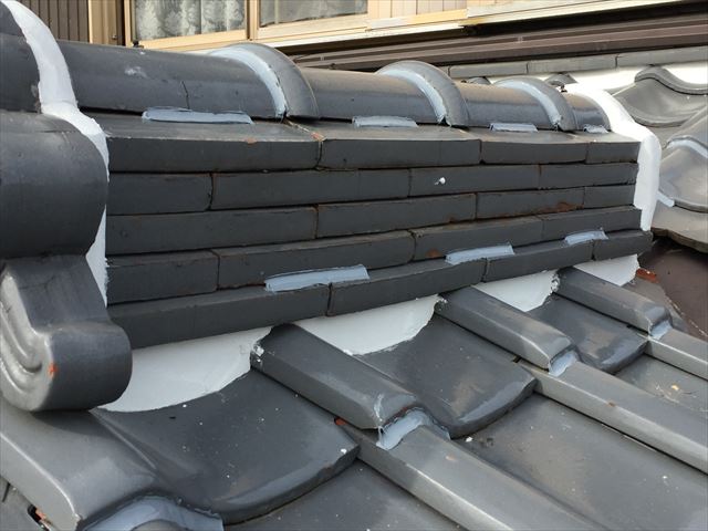岡山市南区　屋根修繕　棟の瓦止めラバーロック工法
